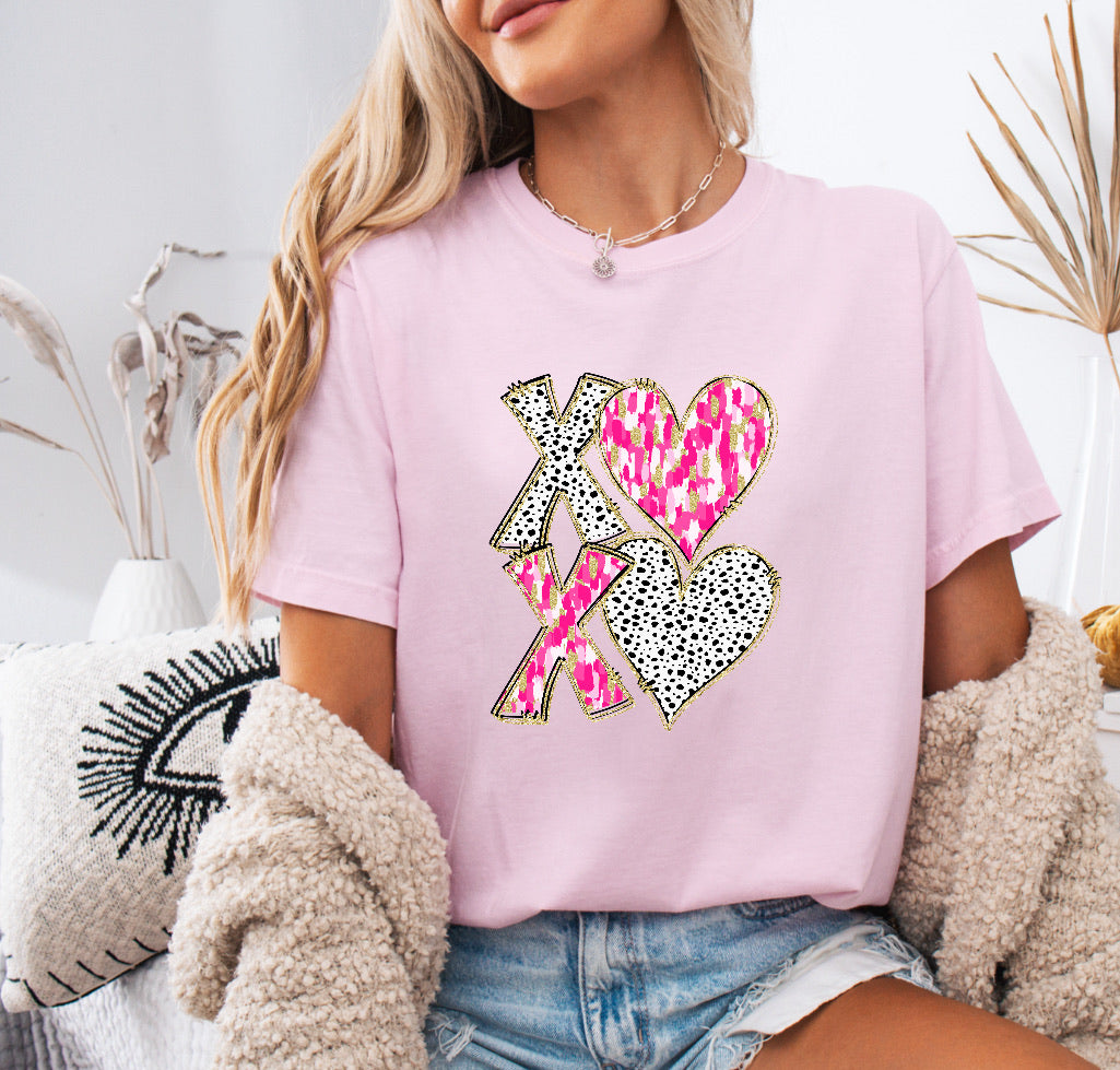 Glitter XOXO Pink Valentine’s Shirt – Comfort Colors