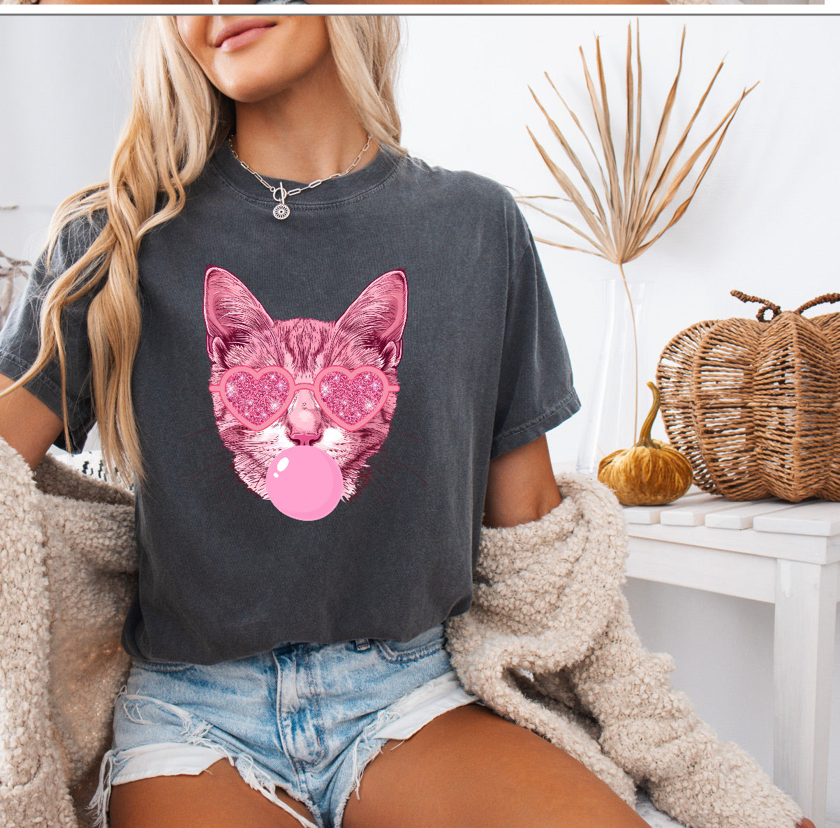 Pink Cat Blowing Bubble Gum Shirt – Fun & Comfortable Comfort Colors Tee for Cat Mamas